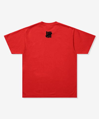 UNDEFEATED HO25 STENCIL S/S TEE - RED