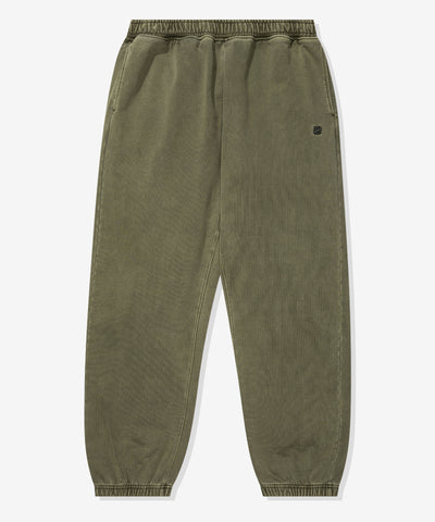 FA26 UNDEFEATED PIGMENT DYE SWEATPANT - OLIVE