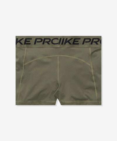 UACTP X NIKE WMNS NRG 365 3IN SHORT - MEDIUM OLIVE