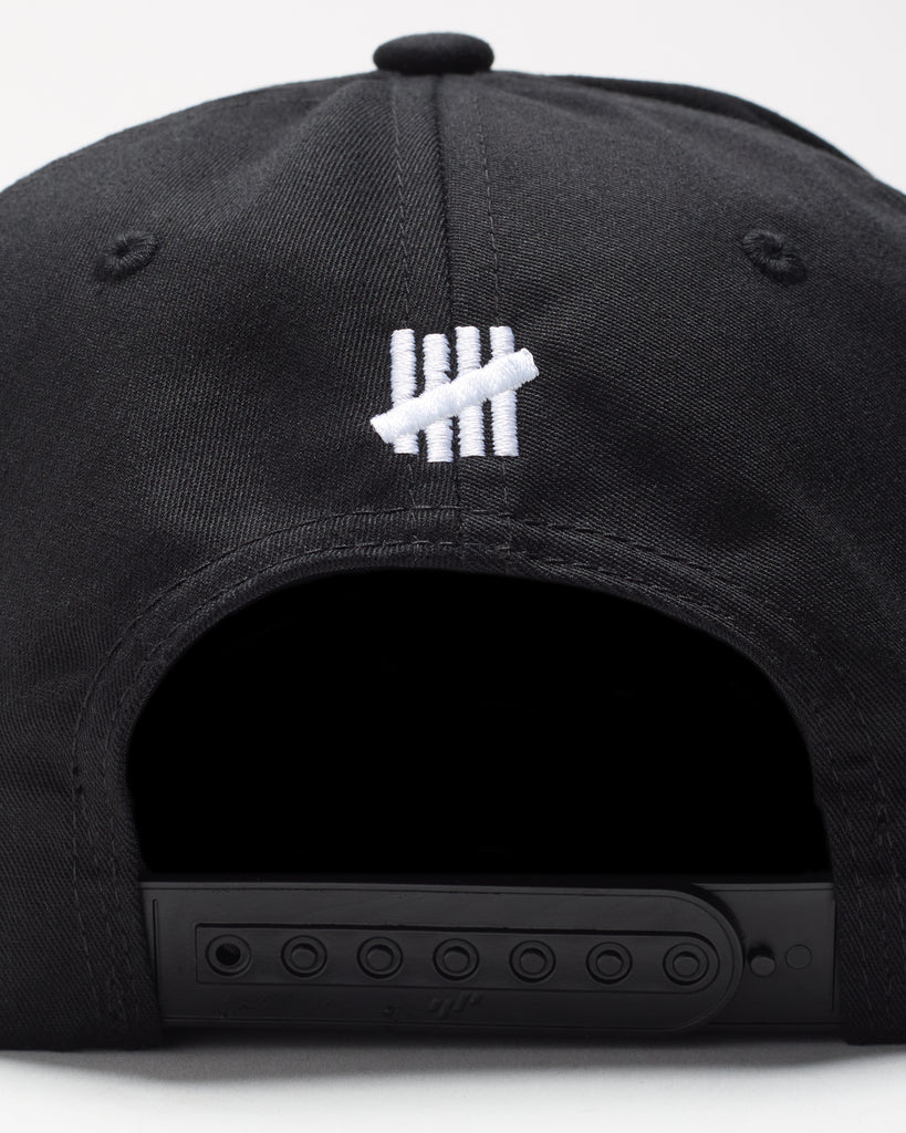 SU26 UNDEFEATED STRIKE SNAPBACK