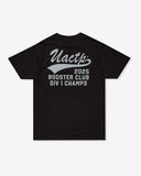SU26 UNDEFEATED SCRIPT S/S TEE