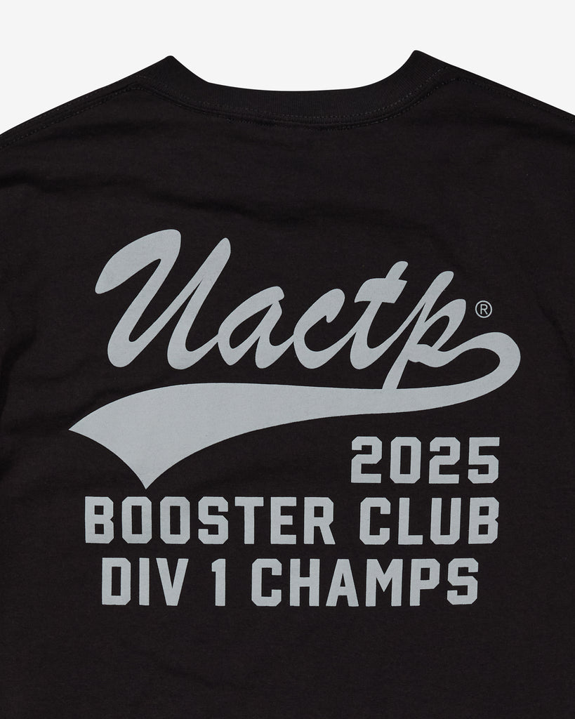 SU26 UNDEFEATED SCRIPT S/S TEE