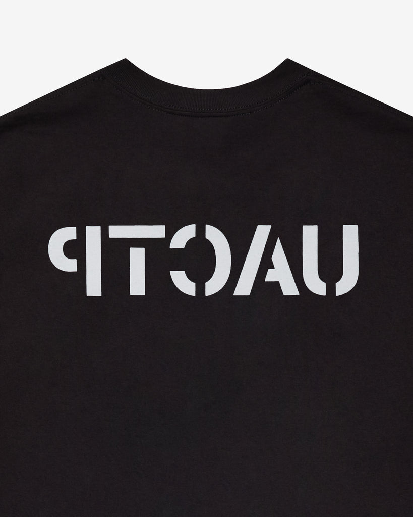 SU26 UNDEFEATED STENCIL S/S TEE