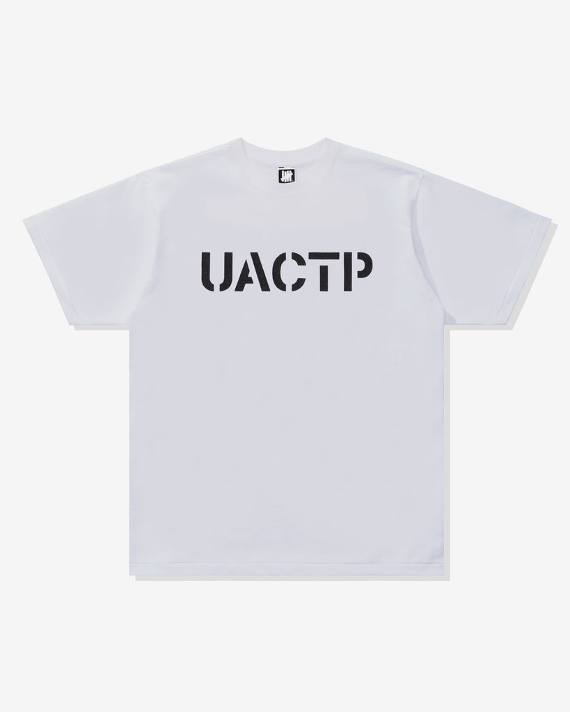 SU26 UNDEFEATED STENCIL S/S TEE