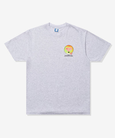 UNDEFEATED ADVERTISEMENT S/S TEE ASH