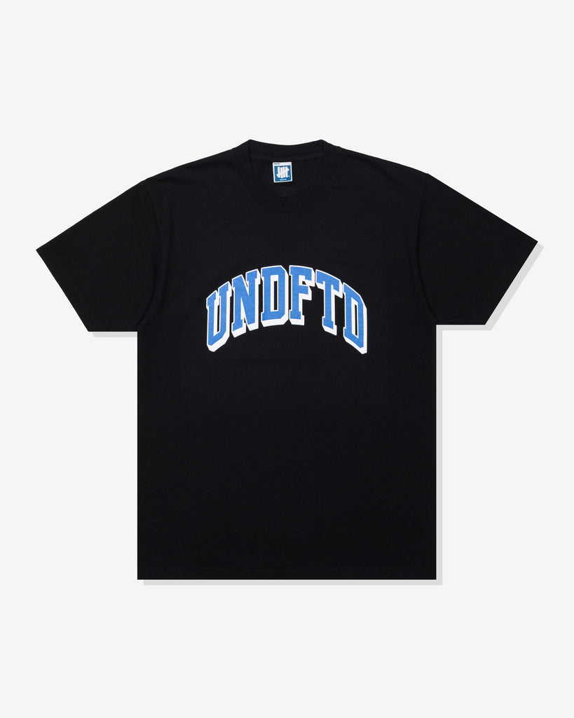 UNDEFEATED SP26 ARC S/S TEE-BLACK