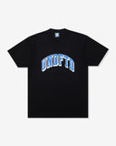 UNDEFEATED SP26 ARC S/S TEE-BLACK