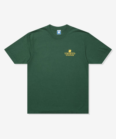UNDEFEATED SP26 ATHLETICS S/S TEE-FOREST