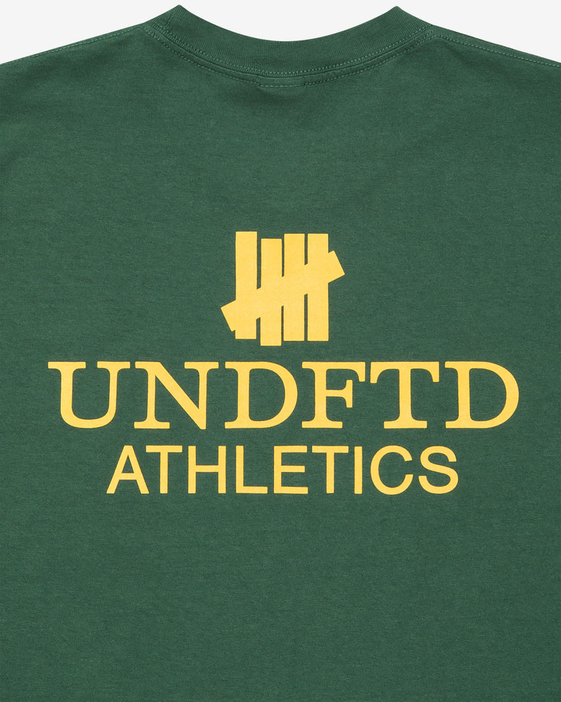 UNDEFEATED SP26 ATHLETICS S/S TEE-FOREST