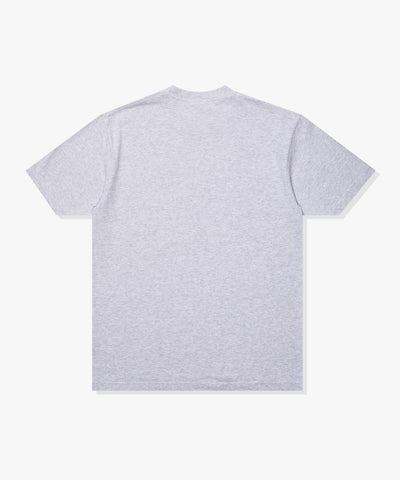 SU26 UNDEFEATED BADGE S/S TEE - HEATHER GREY