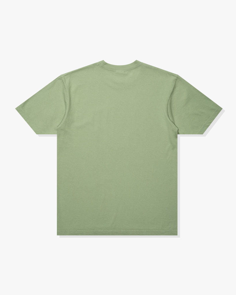 SU26 UNDEFEATED BADGE S/S TEE - SAGE