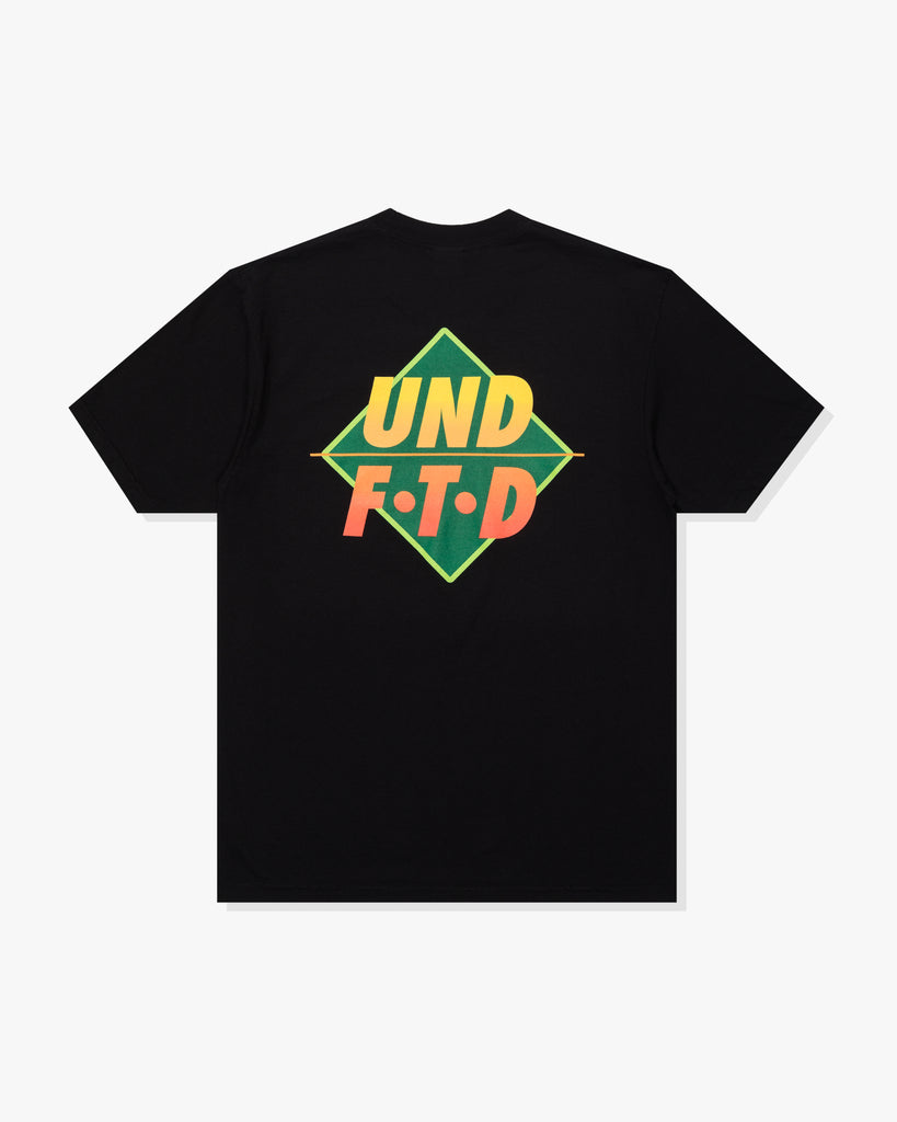 SU26 UNDEFEATED DIAMOND S/S TEE - BLACK