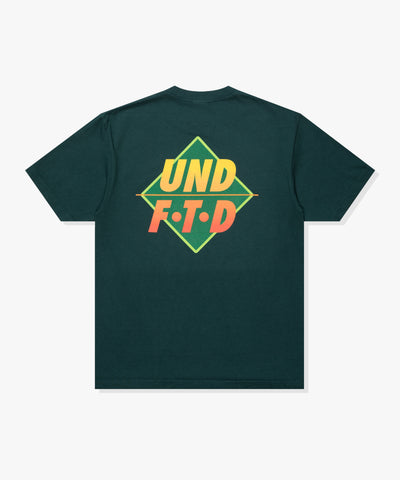 SU26 UNDEFEATED DIAMOND S/S TEE - HUNTER GREEN