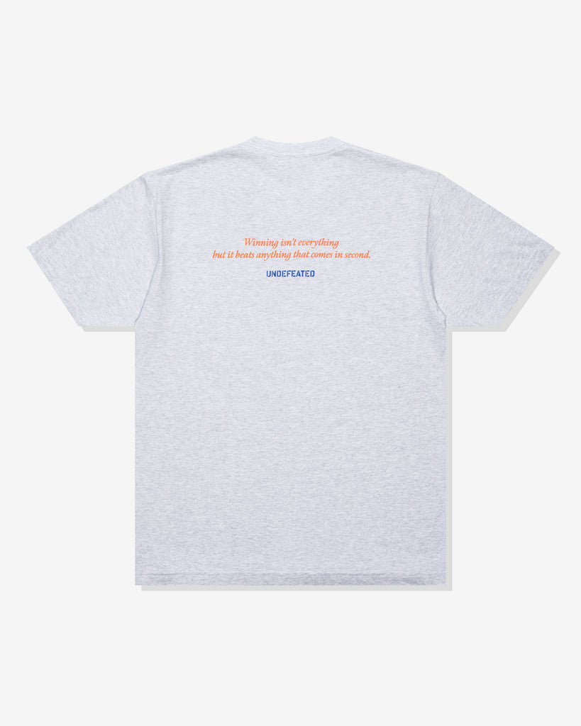 UNDEFEATED SP26 HOOP DREAMS S/S TEE-GREY