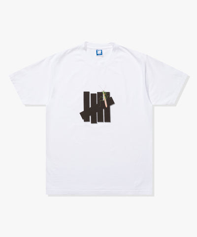 UNDEFEATED MANTIS S/S TEE WHITE