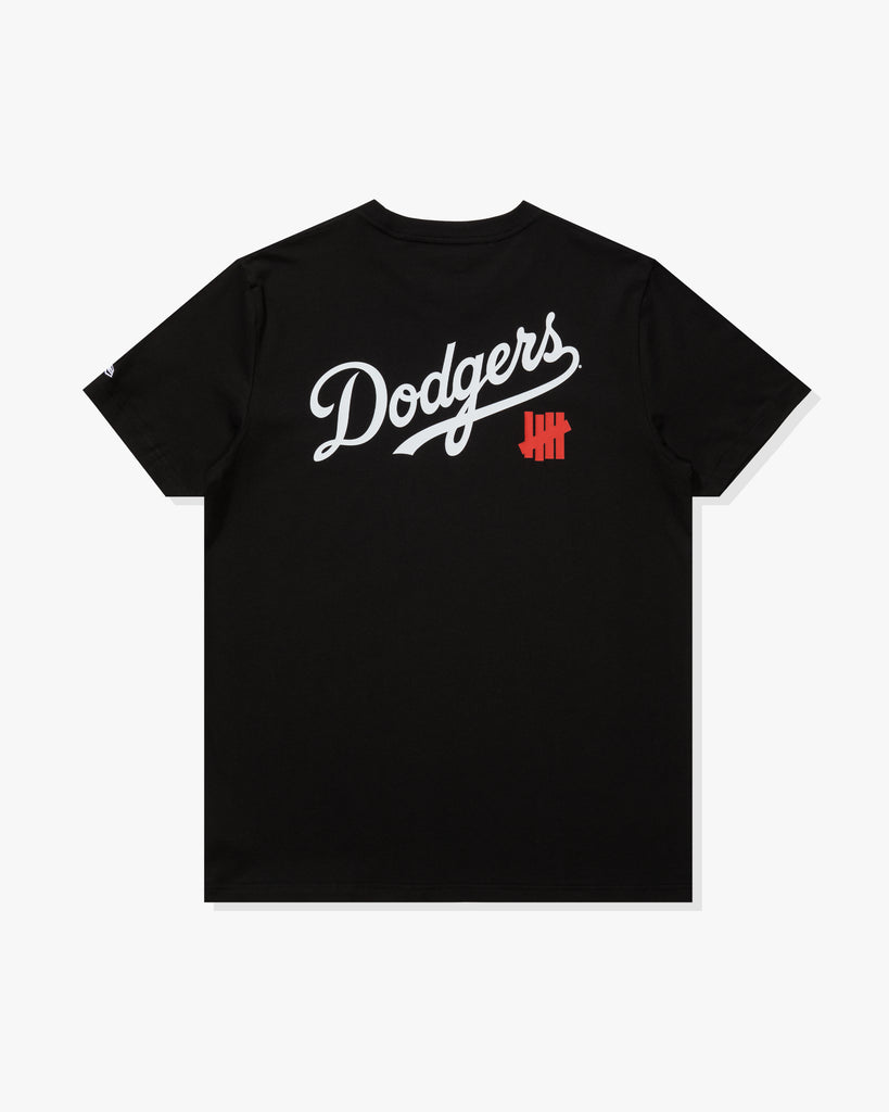 UNDEFEATED X NE X DODGERS STACKED LOGO S/S TEE - BLACK