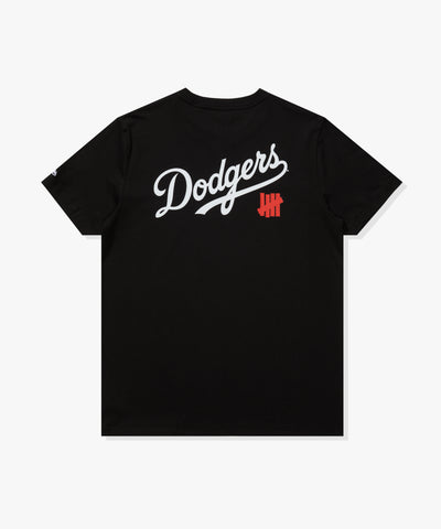 UNDEFEATED X NE X DODGERS STACKED LOGO S/S TEE - BLACK
