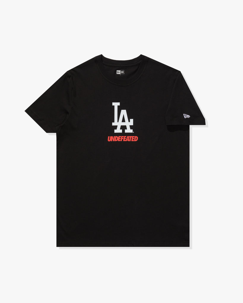 UNDEFEATED X NE X DODGERS STACKED LOGO S/S TEE - BLACK