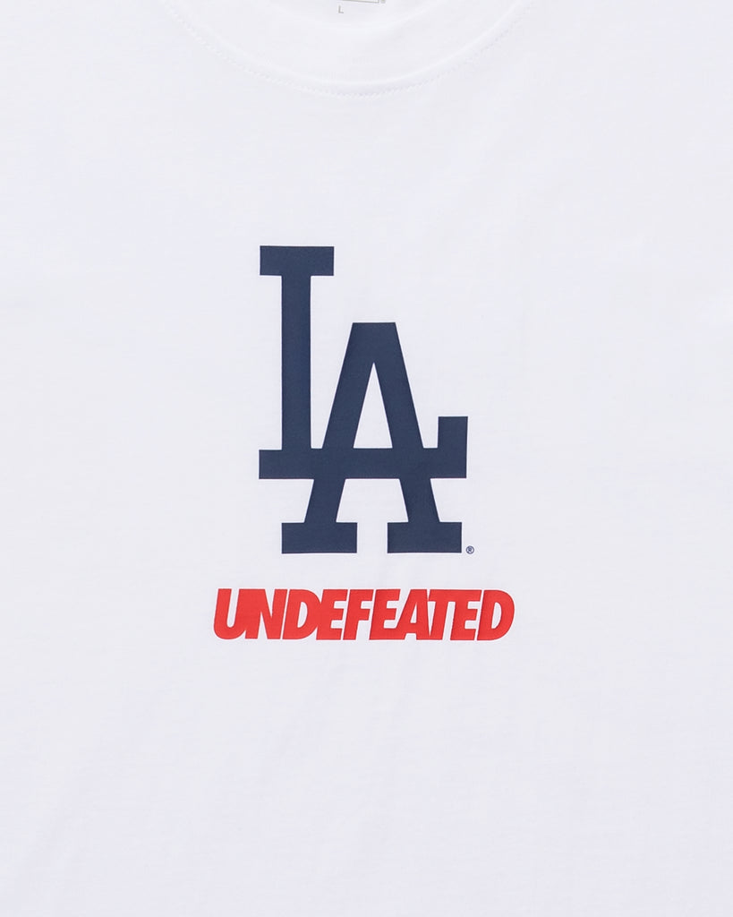 UNDEFEATED X NE X DODGERS STACKED LOGO S/S TEE - WHITE