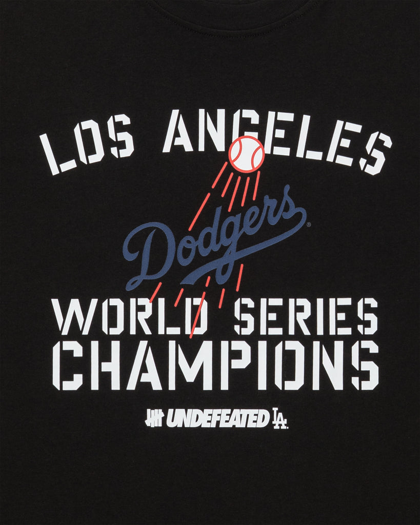 UNDEFEATED X NE X DODGERS STENCIL S/S TEE - BLACK