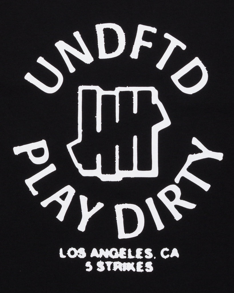 SU26 UNDEFEATED PLAY DIRTY S/S TEE - BLACK