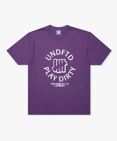 SU26 UNDEFEATED PLAY DIRTY S/S TEE - PURPLE