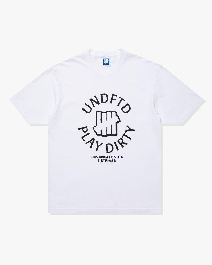 SU26 UNDEFEATED PLAY DIRTY S/S TEE - WHITE