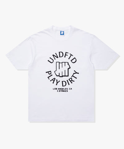 SU26 UNDEFEATED PLAY DIRTY S/S TEE - WHITE