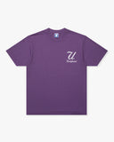 SU26 UNDEFEATED SCRIPT S/S TEE - PURPLE