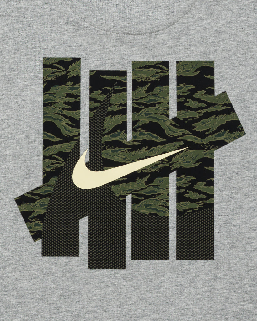 UACTP X NIKE NRG PRIMARY SS TOP - GREY HEATHER