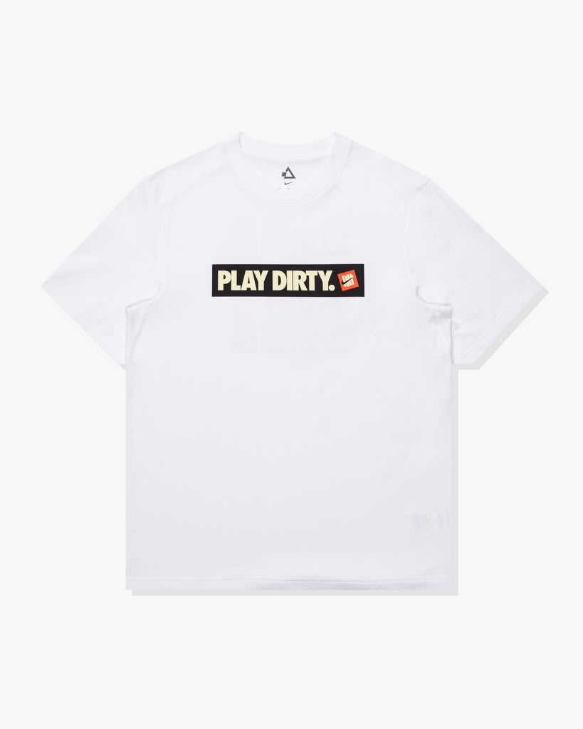 UACTP X NIKE NRG PRIMARY SS TOP - WHITE
