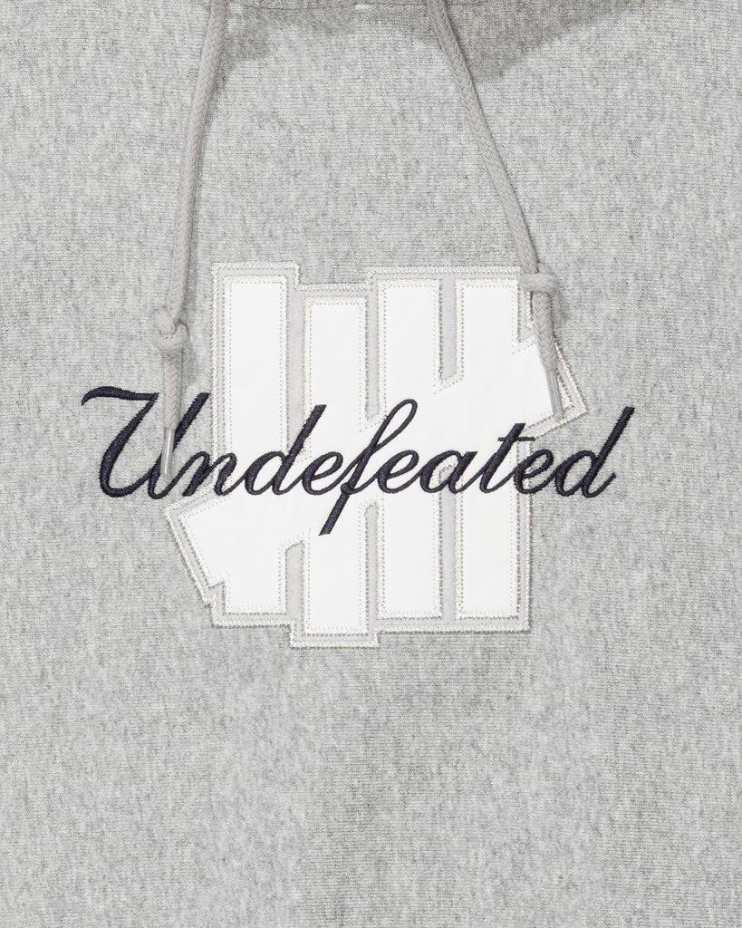 FA26 UNDEFEATED APPLIQUE PULLOVER HOOD - HEATHER GREY
