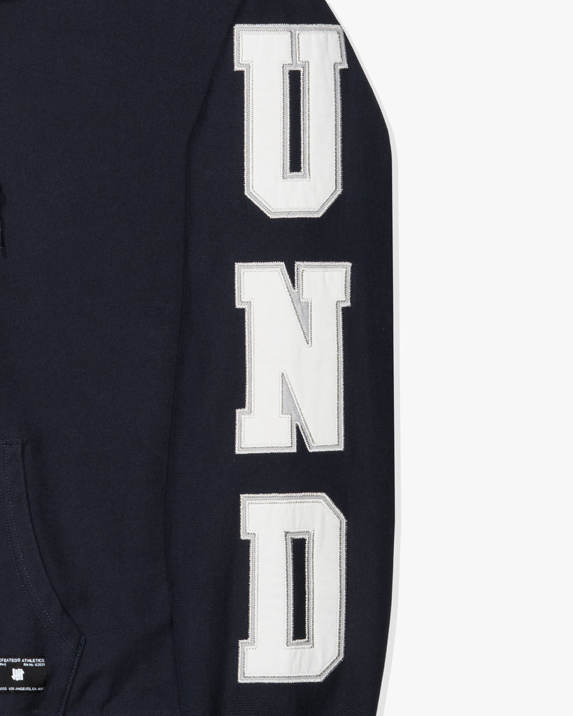 FA26 UNDEFEATED APPLIQUE PULLOVER HOOD - NAVY