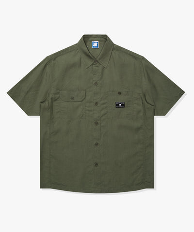 UNDEFEATED SU26 LIGHTWEIGHT S/S BUTTON DOWN - OLIVE