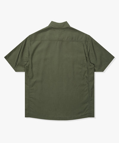 UNDEFEATED SU26 LIGHTWEIGHT S/S BUTTON DOWN - OLIVE