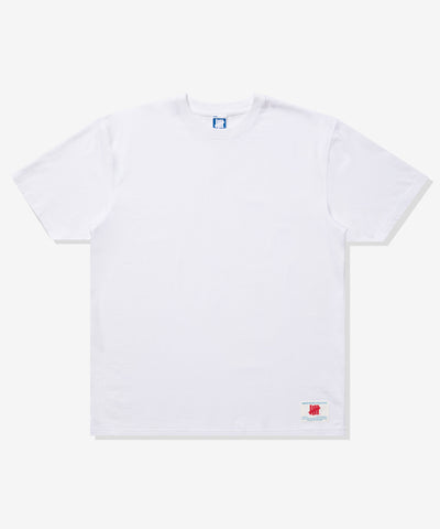 UNDEFEATED LOCKER LABEL S/S TEE - WHITE