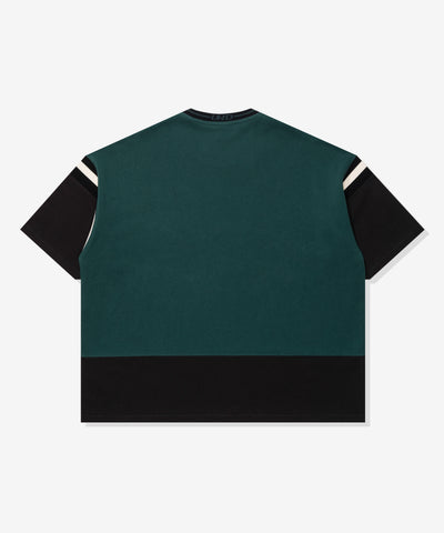 UNDEFEATED SU26 PANELED S/S TEE - BLACK