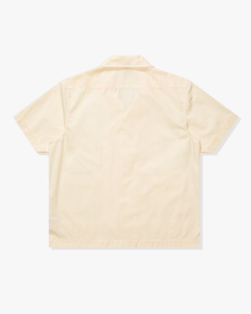 UNDEFEATED SCRIPT S/S SHIRT BUTTER