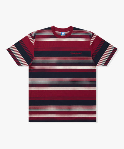 UNDEFEATED SCRIPT STRIPED S/S TEE CARDINAL
