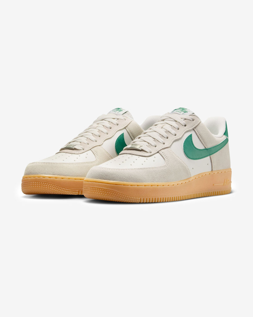 NIKE AIR FORCE 1 '07 LV8 - FQ8714-001