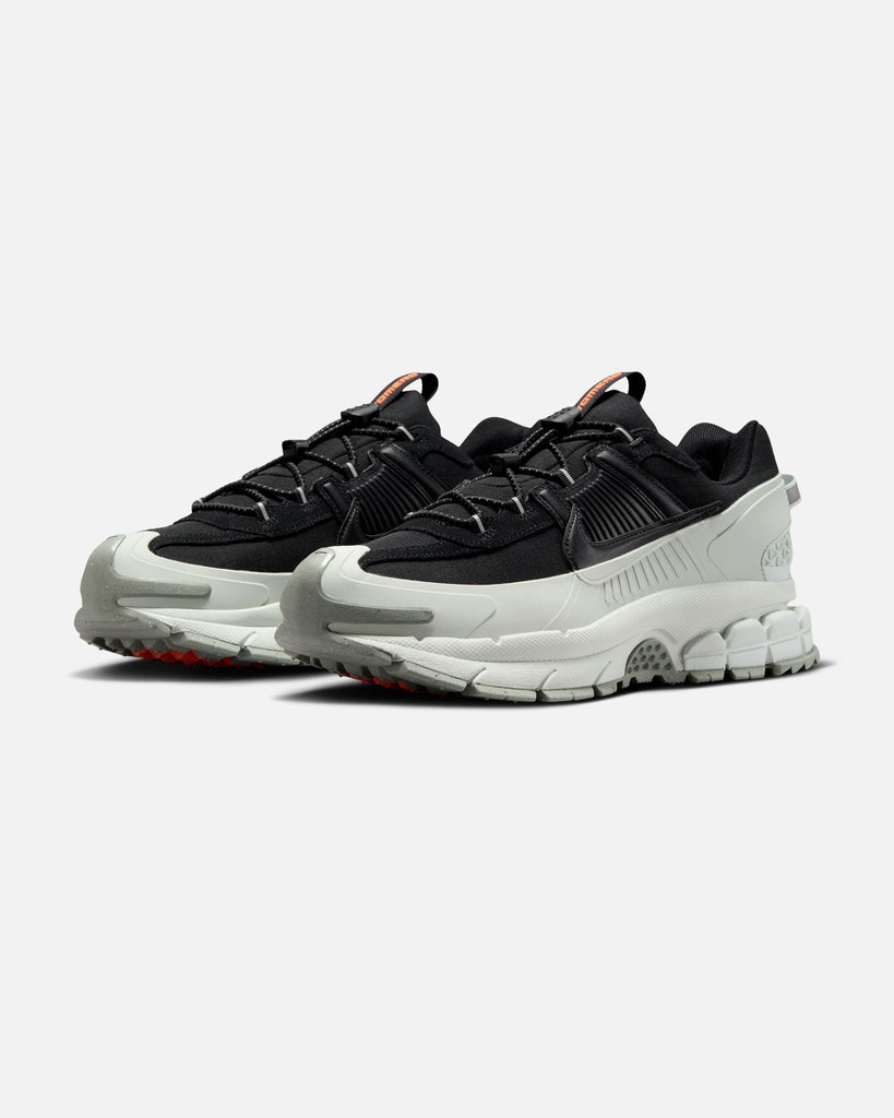 NIKE ZOOM VOMERO ROAM - BLACK WHITE SILVER
