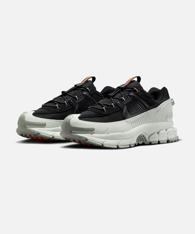 NIKE ZOOM VOMERO ROAM - BLACK WHITE SILVER