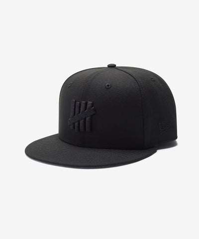 UNDEFEATED X NE MONOCHROME ICON FITTED - BLACK