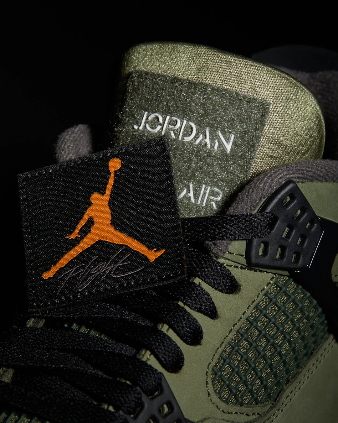 UNDEFEATED AIR JORDAN 4